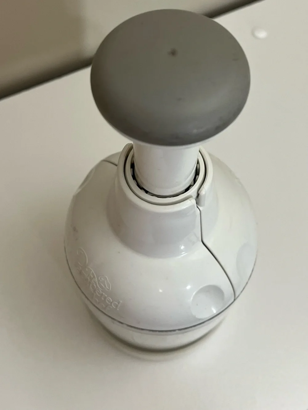 Pampered Chef White Hand Chopper Vegetable Cutter Kitchen Tool